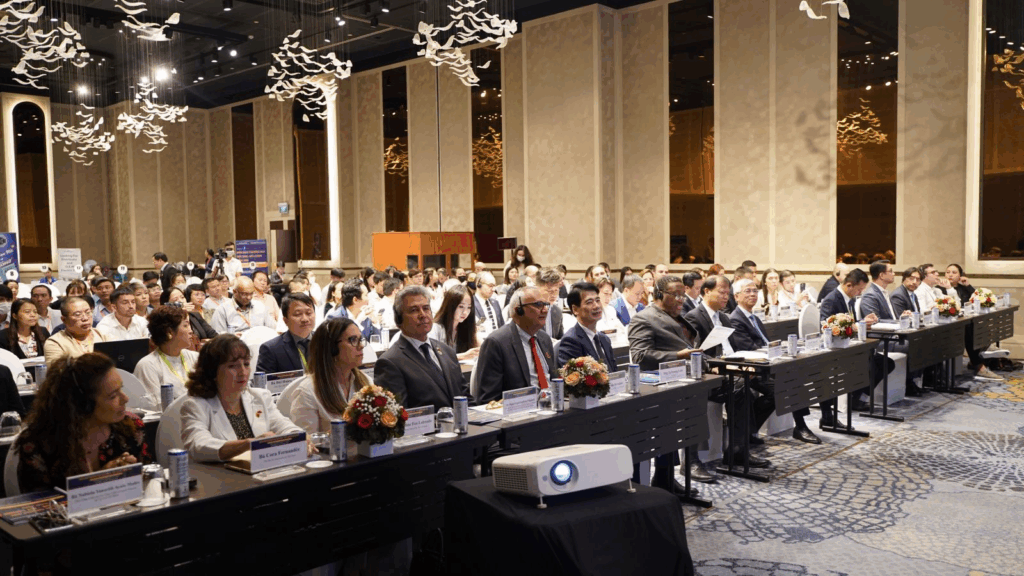 Chiến Lược Tiếp Cận Thị Trường Mỹ Latinh: Tùy Biến Sản Phẩm Và Marketing Cho Khách Hàng Địa Phương