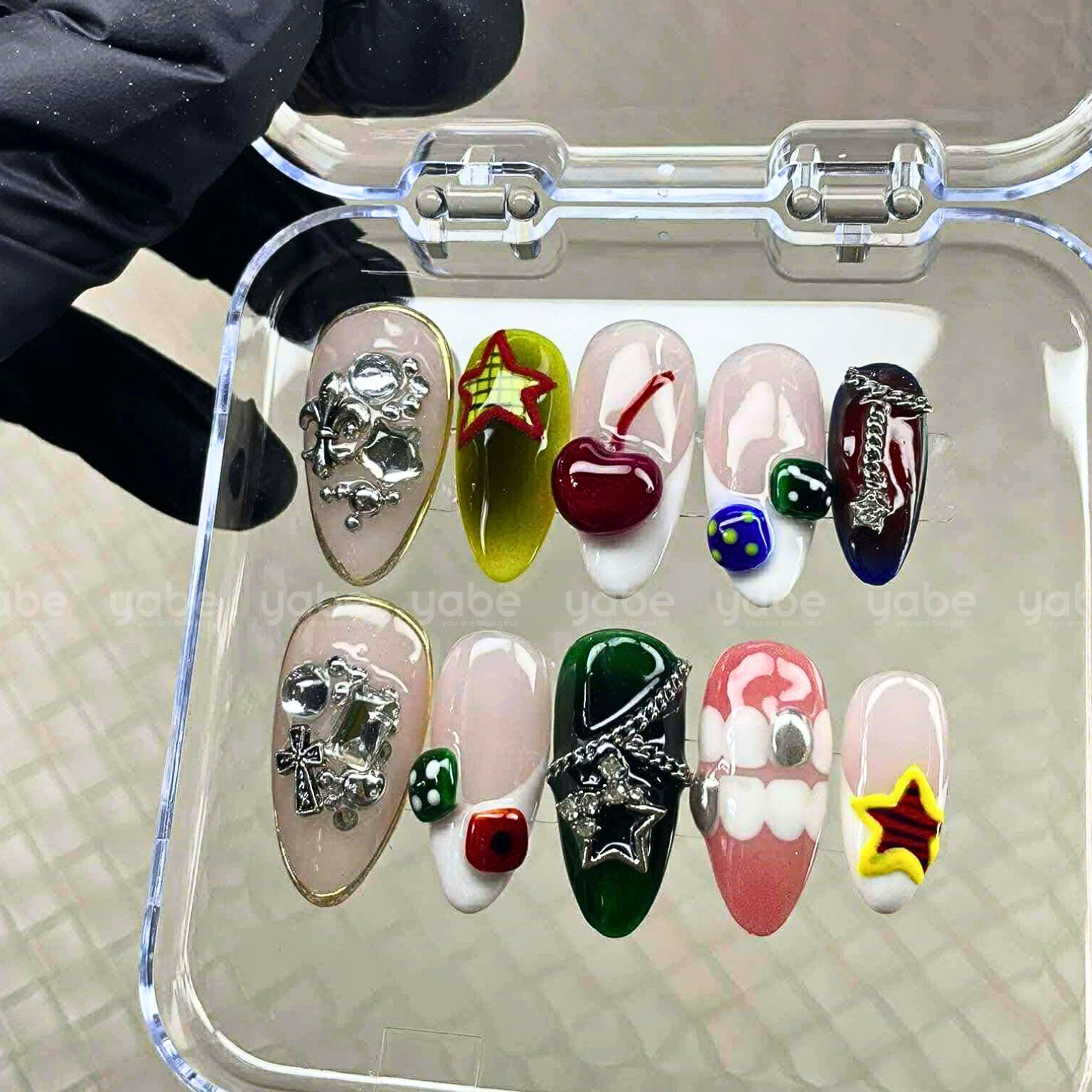 Handmade Press On Nails: Tiềm Năng Xuất Khẩu Mới Của Việt Nam