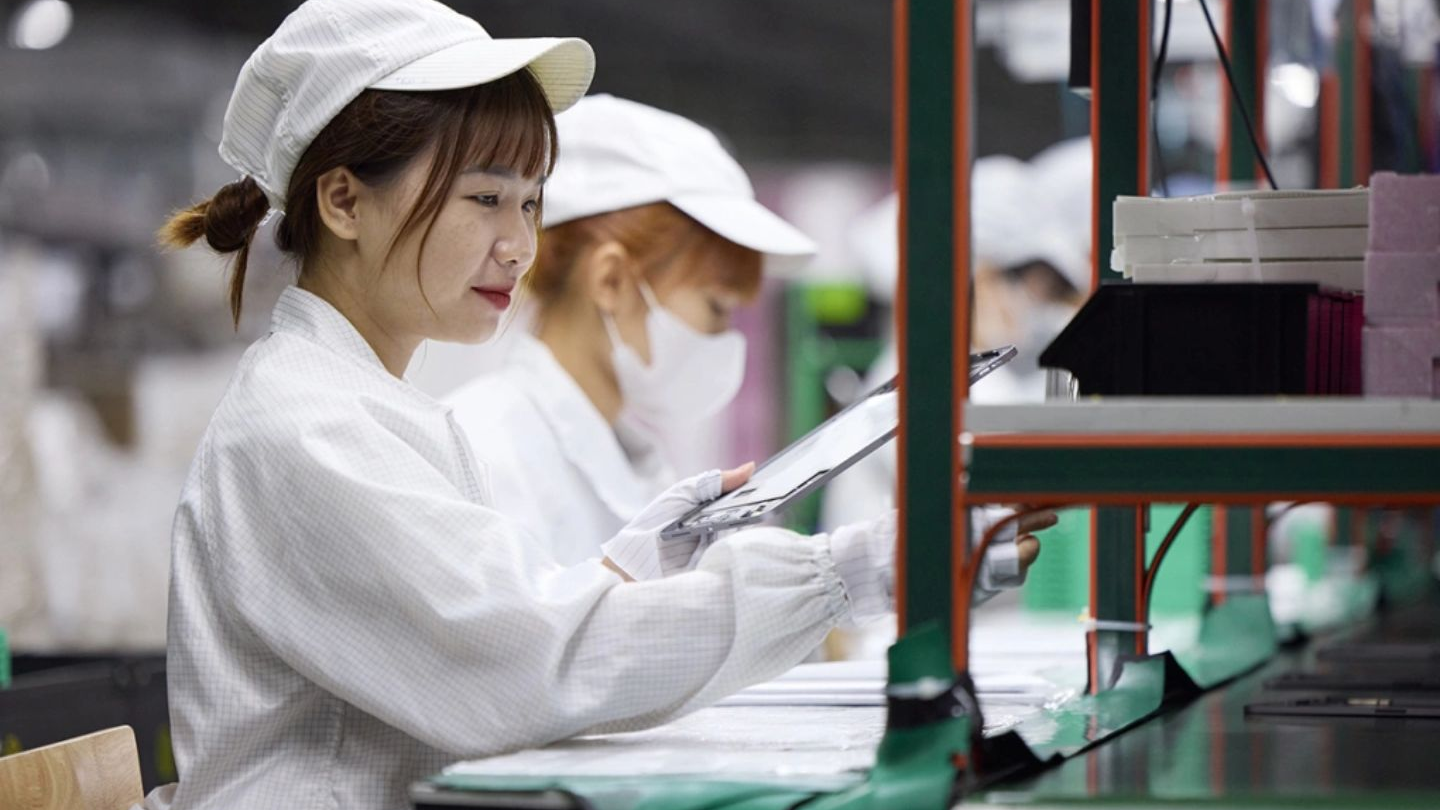 Đổi Mới Sáng Tạo Trong Sản Phẩm Điện Tử “Made In Vietnam” Nâng Cao Sức Cạnh Tranh Xuất Khẩu Đổi Mới Sáng Tạo Trong Sản Phẩm Điện Tử “Made In Vietnam” Nâng Cao Sức Cạnh Tranh Xuất Khẩu