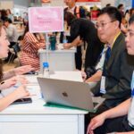 Bức Tranh Xuất Khẩu Việt Nam: Đột Phá Từ Công Nghệ, Thủy Sản Đến Làn Sóng Chuyển Dịch Chuỗi Cung Ứng Toàn Cầu